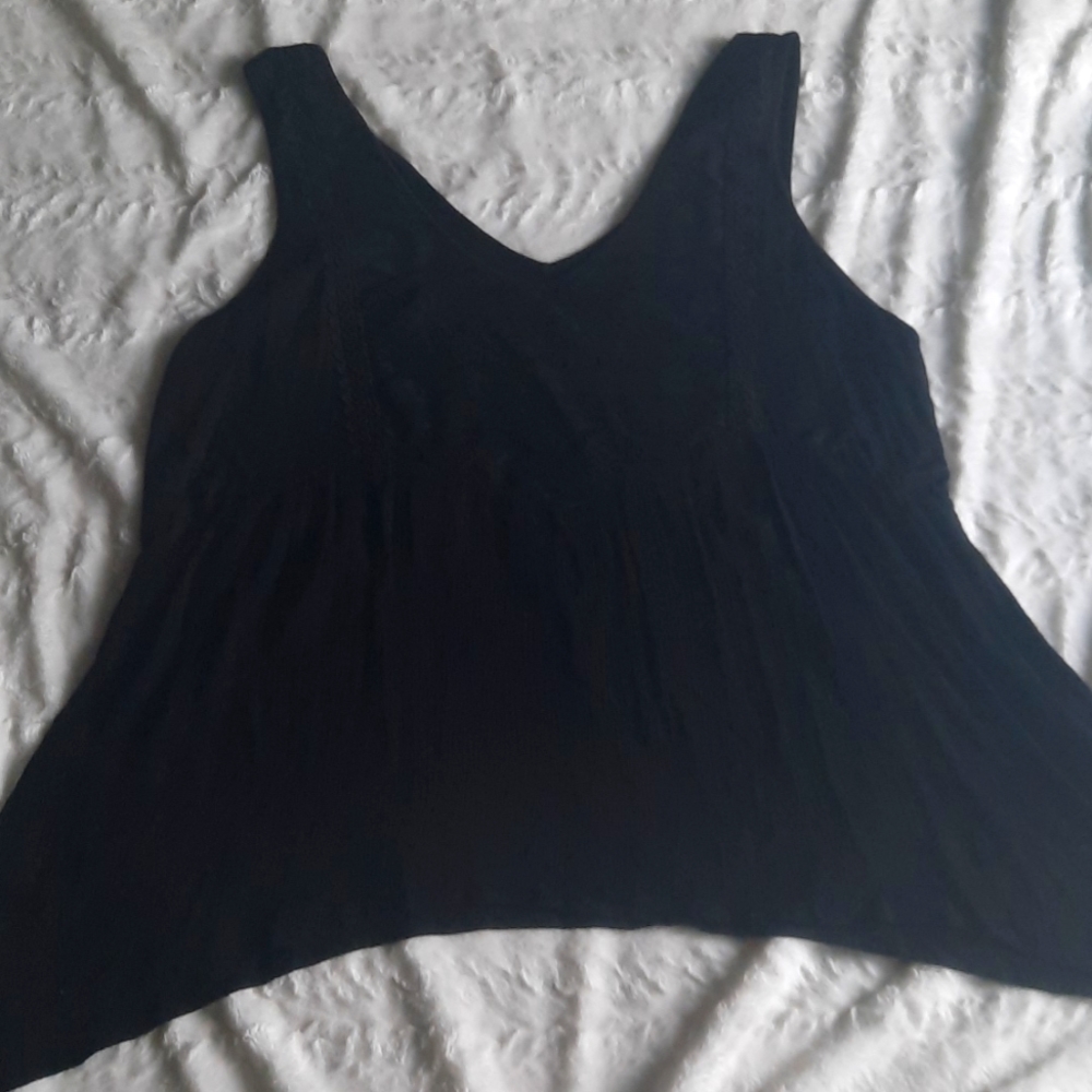 Beautiful black flowy top size 2x